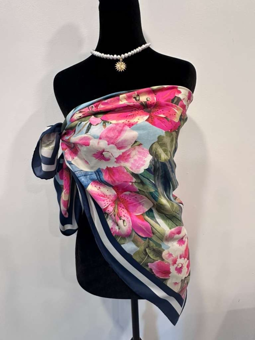 Unbranded Silk Scarf Floral Hand Rolled - Picture 5 of 10